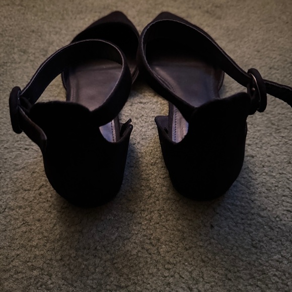 Forever 21 Black Faux Suede Pointed Ankle Strap Flats - Size 7 - Picture 5 of 5